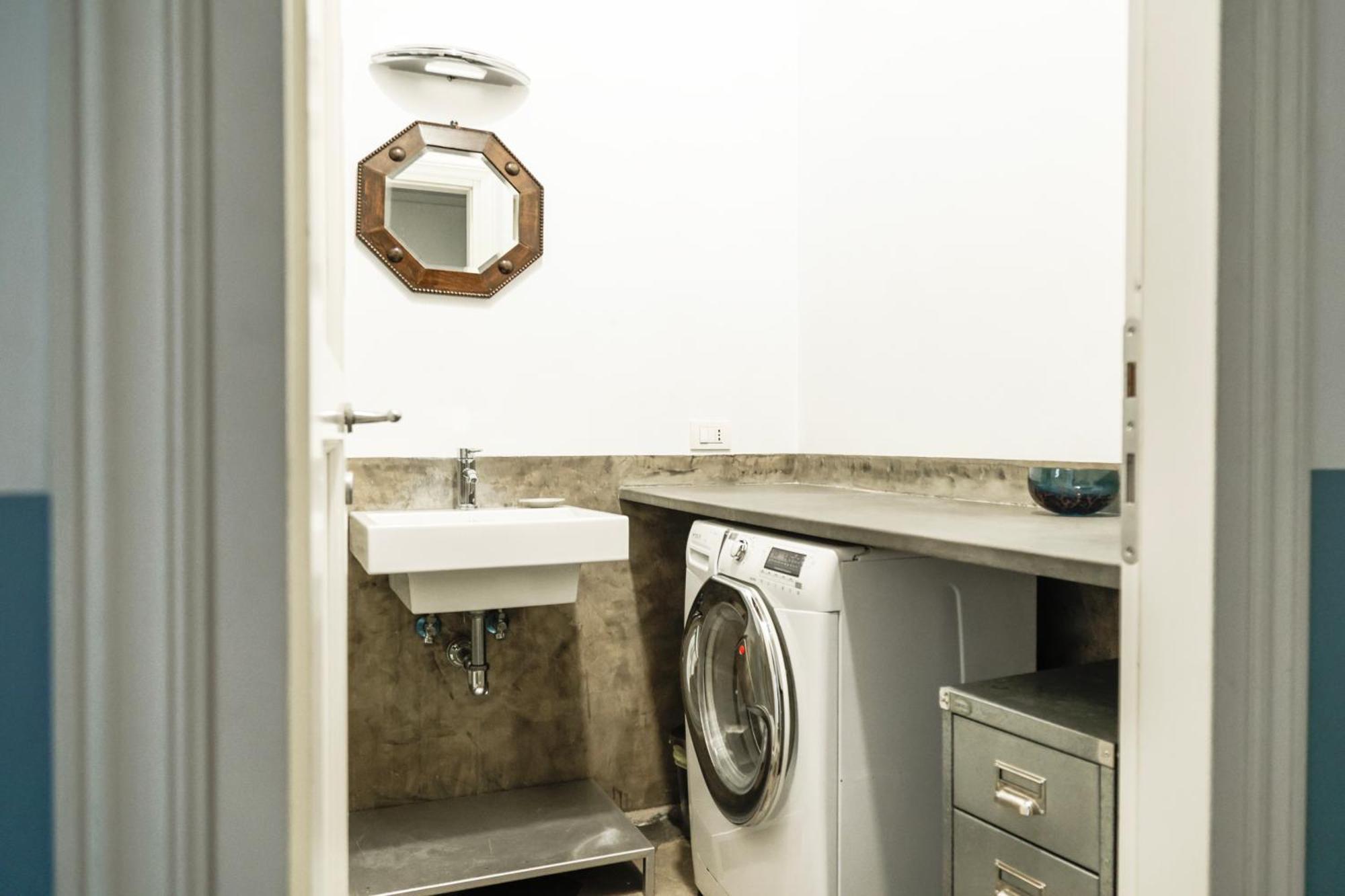 Charming In Monti, Steps To Colosseum Appartement *